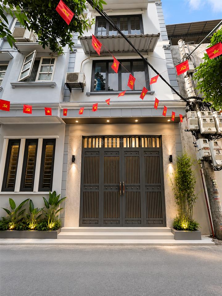 Đông ngạc  ngõ thông  ô tô tránh  dân xây chắc chắn  7 chỗ vào nhà  5 phòng ngủ  gần ecohome