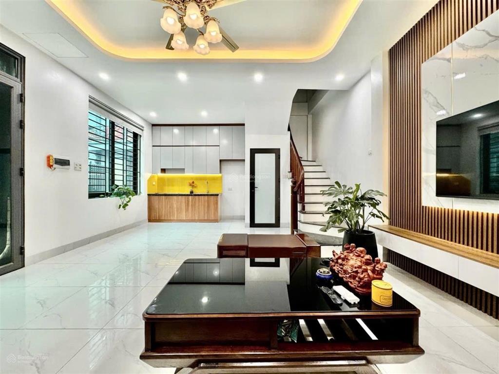 Tây tựu mặt tiền 6,9m, 6 phòng ngủ, full nội thất, gần ô tô, nhỉnh 6 tỷ