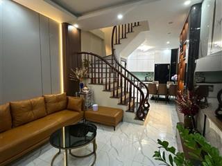 Tây tựu  nhà 40mx4 tầng, 4 phòng ngủ, 10m ra ô tô, 50m ra ô tô tránh, phân khúc hơn 6 tỷ
