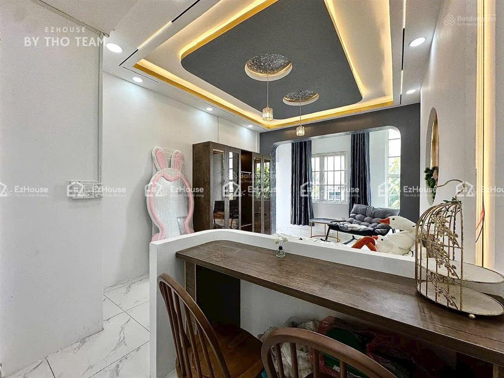 Cho thuê căn hộ 2pn gần chợ hoàng hoa thám tân bình khu k300  mới keng  full nội thất