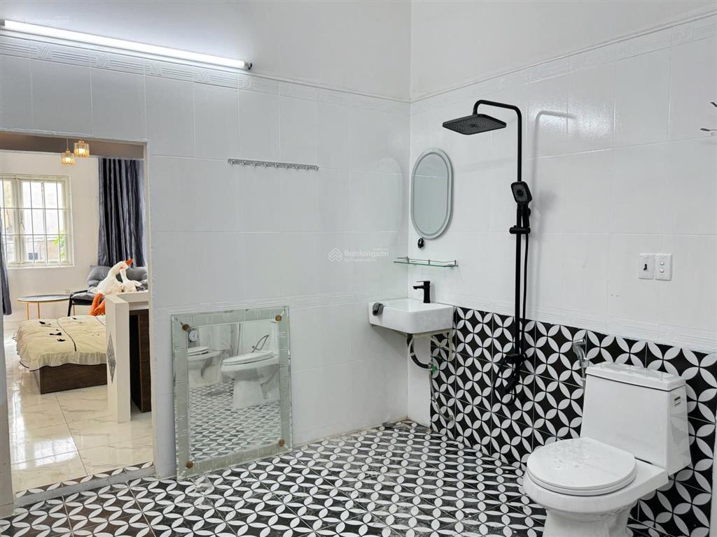 Cho thuê căn hộ 2pn gần chợ hoàng hoa thám tân bình khu k300  mới keng  full nội thất