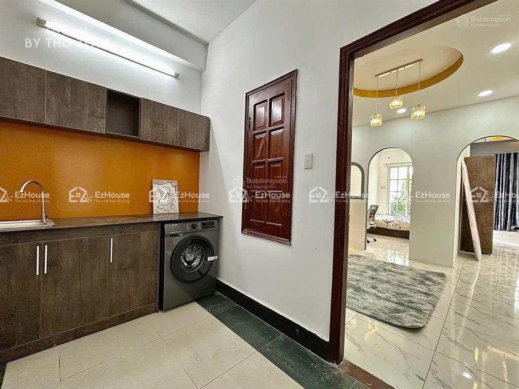 Cho thuê căn hộ 2pn gần chợ hoàng hoa thám tân bình khu k300  mới keng  full nội thất