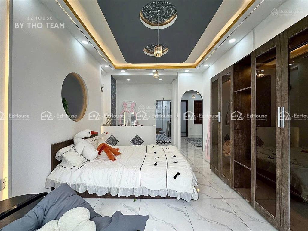 Cho thuê căn hộ 2pn gần chợ hoàng hoa thám tân bình khu k300  mới keng  full nội thất
