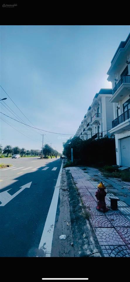 Đất nền mặt tiền đường 50m  cách chợ hưng long 300m  cách cn lạc tỷ 50m  dt