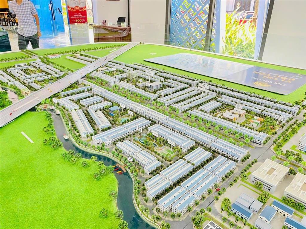 Bán đất dự án the sol city 100m2 hướng đông nam, đường 14m thông giá 2ti450,