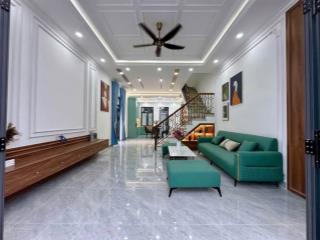 Bán nhà the sol city, góc nội bộ, view công viên, dt 5x15m, kết cấu trệt 2 lầu, giá 4tỷ7 tl