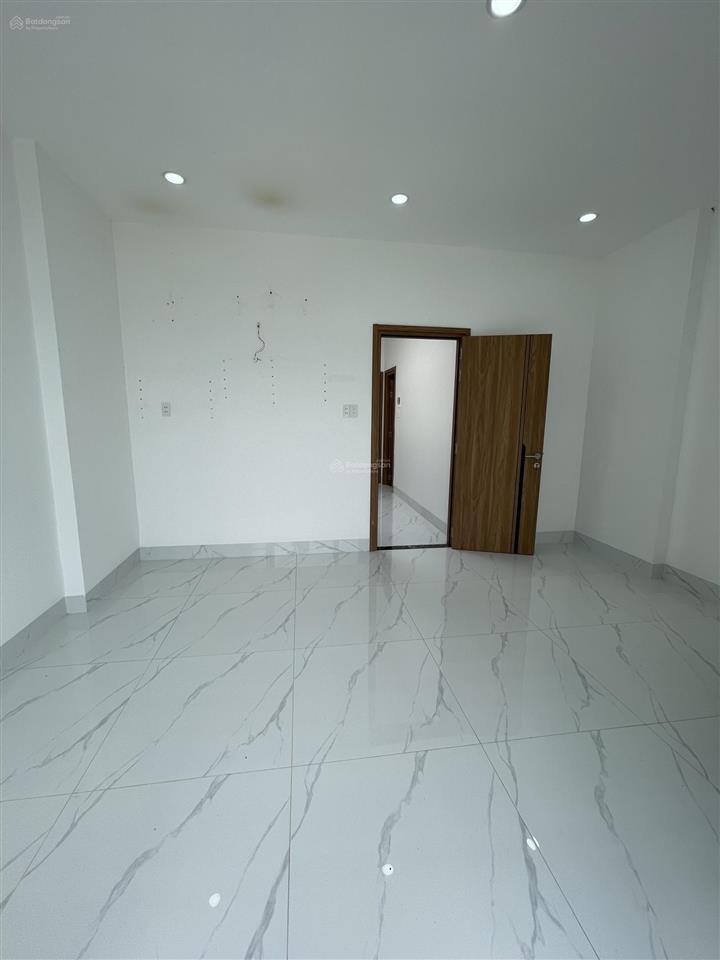 Bán nhà góc 2mt kdc hải sơn (the sol city) dt 5x16, trệt 2 lầu, 3pn, phòng thờ, pk, bếp, 4t550tl