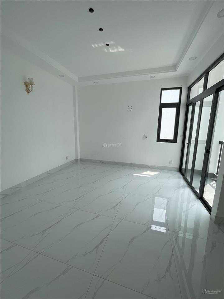 Bán nhà góc 2mt kdc hải sơn (the sol city) dt 5x16, trệt 2 lầu, 3pn, phòng thờ, pk, bếp, 4t550tl
