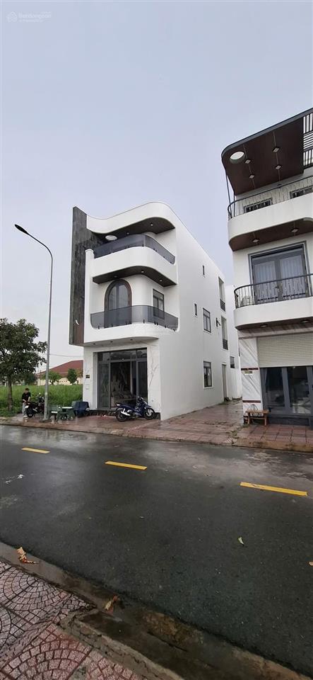 Bán nhà góc 2mt kdc hải sơn (the sol city) dt 5x16, trệt 2 lầu, 3pn, phòng thờ, pk, bếp, 4t550tl