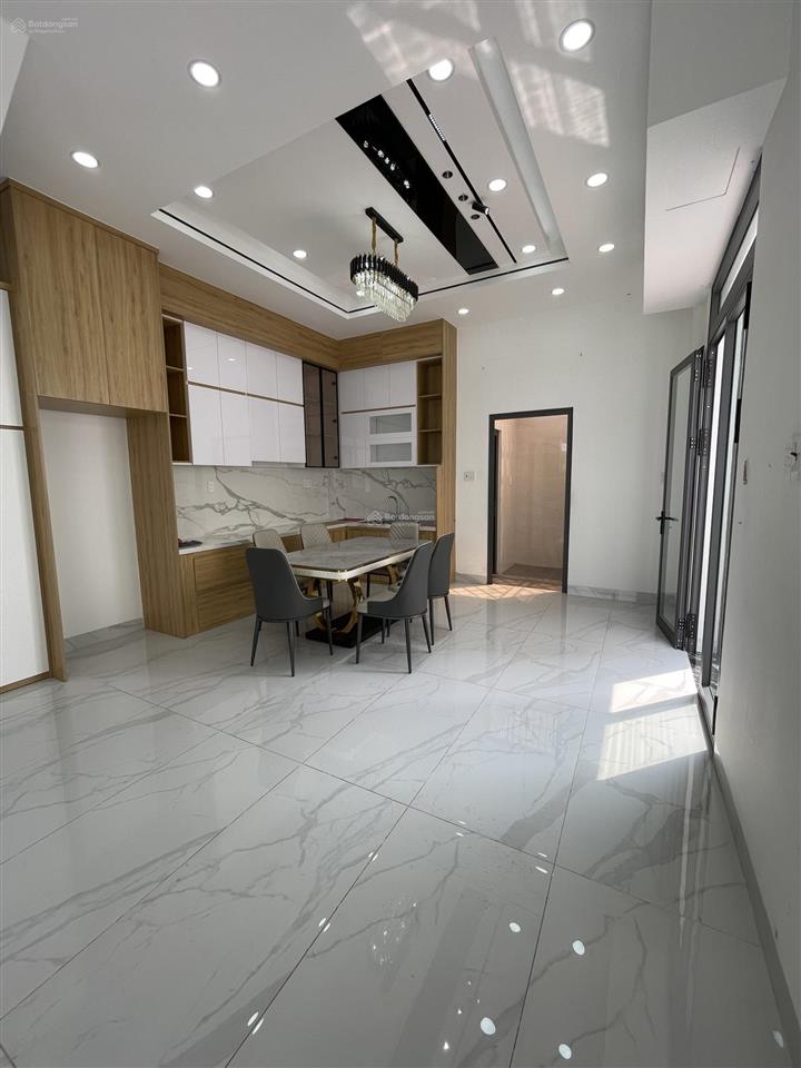 Bán nhà góc 2mt kdc hải sơn (the sol city) dt 5x16, trệt 2 lầu, 3pn, phòng thờ, pk, bếp, 4t550tl