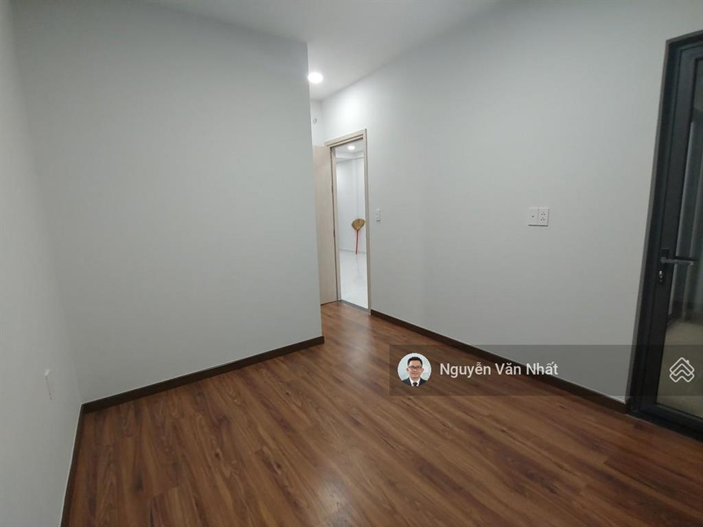 Bán căn 2pn  70m2  giá 2,4 tỷ bao phí thuế, sẵn sổ công chứng được ngay