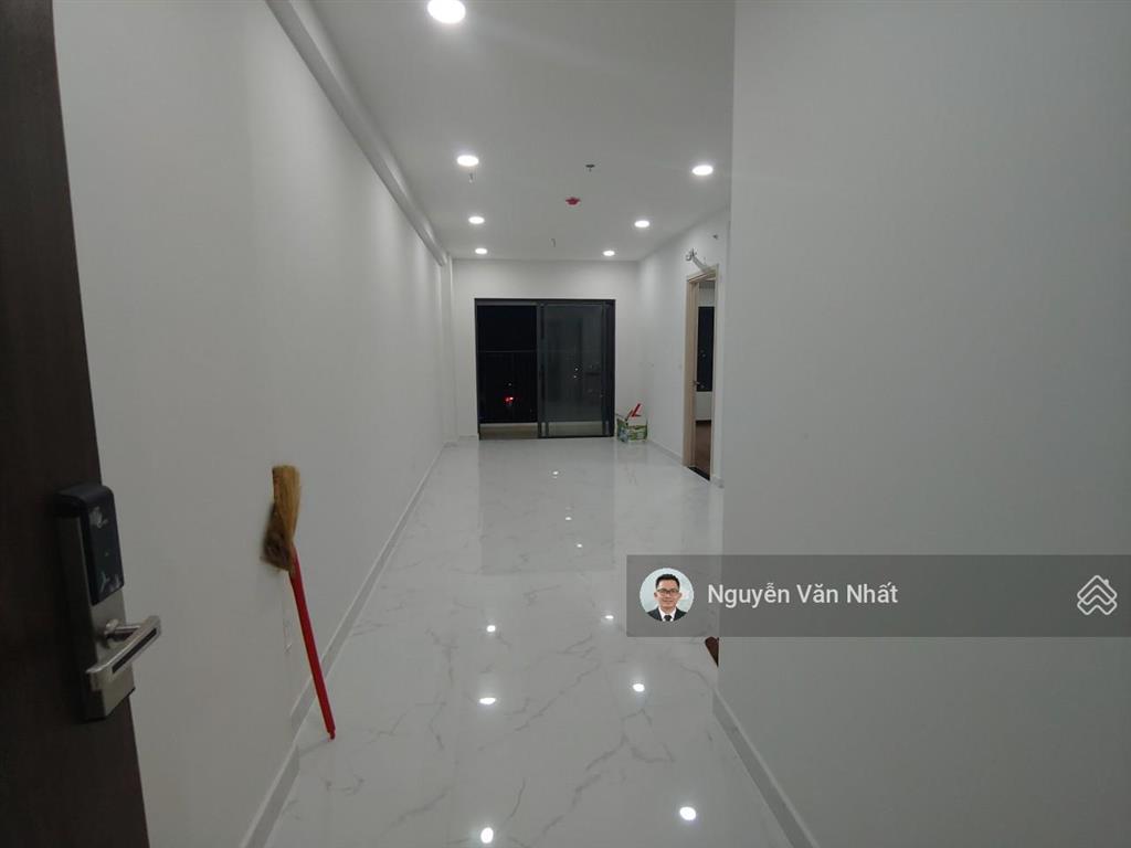 Bán căn 2pn  70m2  giá 2,4 tỷ bao phí thuế, sẵn sổ công chứng được ngay
