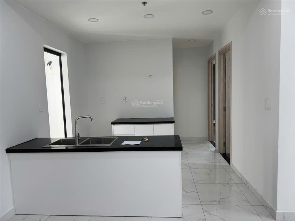 Bán căn 2pn  2wc charm city (70m²) tầng cao view cực đẹp, full nội thất cao cấp