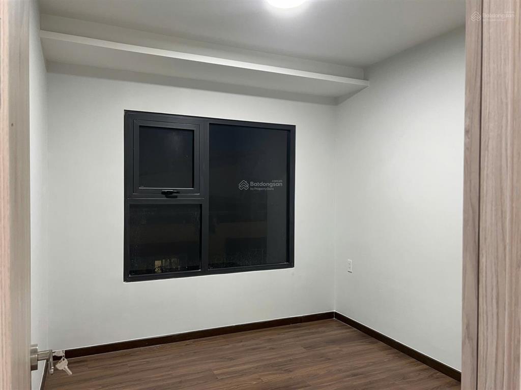 Bán căn góc 3pn  3wc nhà trống, tầng trung view cực đẹp, giá chỉ 2,95 tỷ bao phí