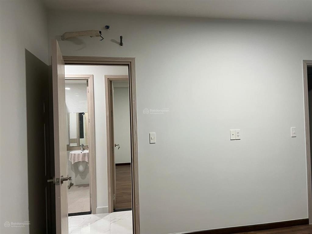 Bán căn góc 3pn  3wc nhà trống, tầng trung view cực đẹp, giá chỉ 2,95 tỷ bao phí