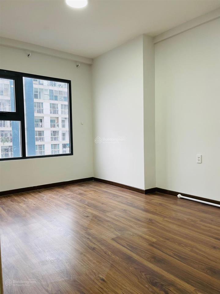 Bán căn góc 3pn  3wc nhà trống, tầng trung view cực đẹp, giá chỉ 2,95 tỷ bao phí