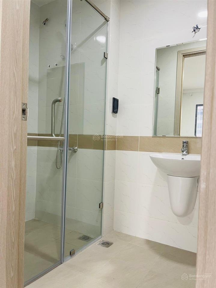 Bán căn góc 3pn  3wc nhà trống, tầng trung view cực đẹp, giá chỉ 2,95 tỷ bao phí