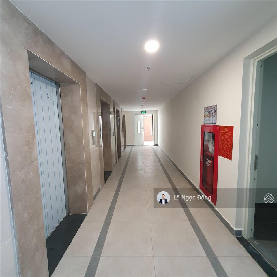 Hàng chủ ngợp bank  62m2  2pn view quận 1, tầng trung chỉ 4 tỷ 100 triệu  giá còn tl