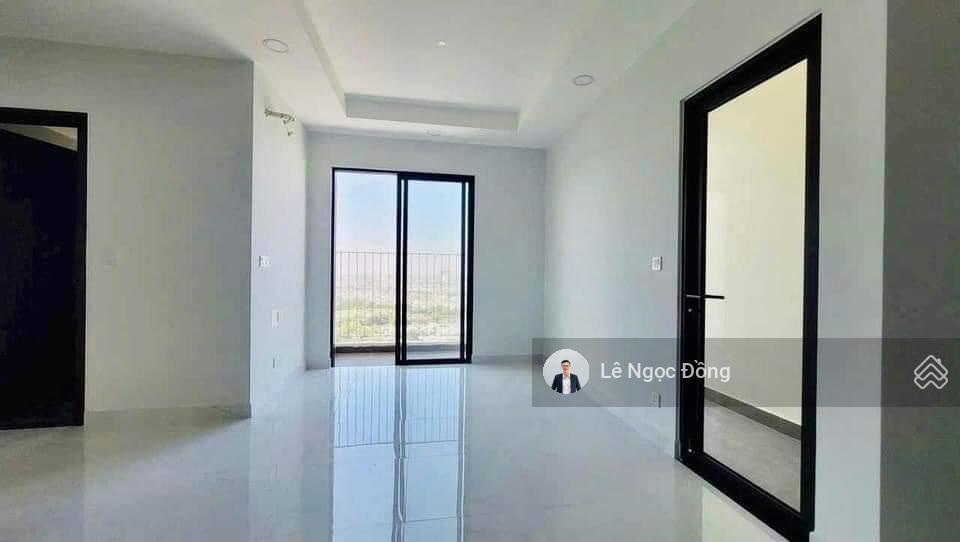 Hàng chủ ngợp bank  62m2  2pn view quận 1, tầng trung chỉ 4 tỷ 100 triệu  giá còn tl