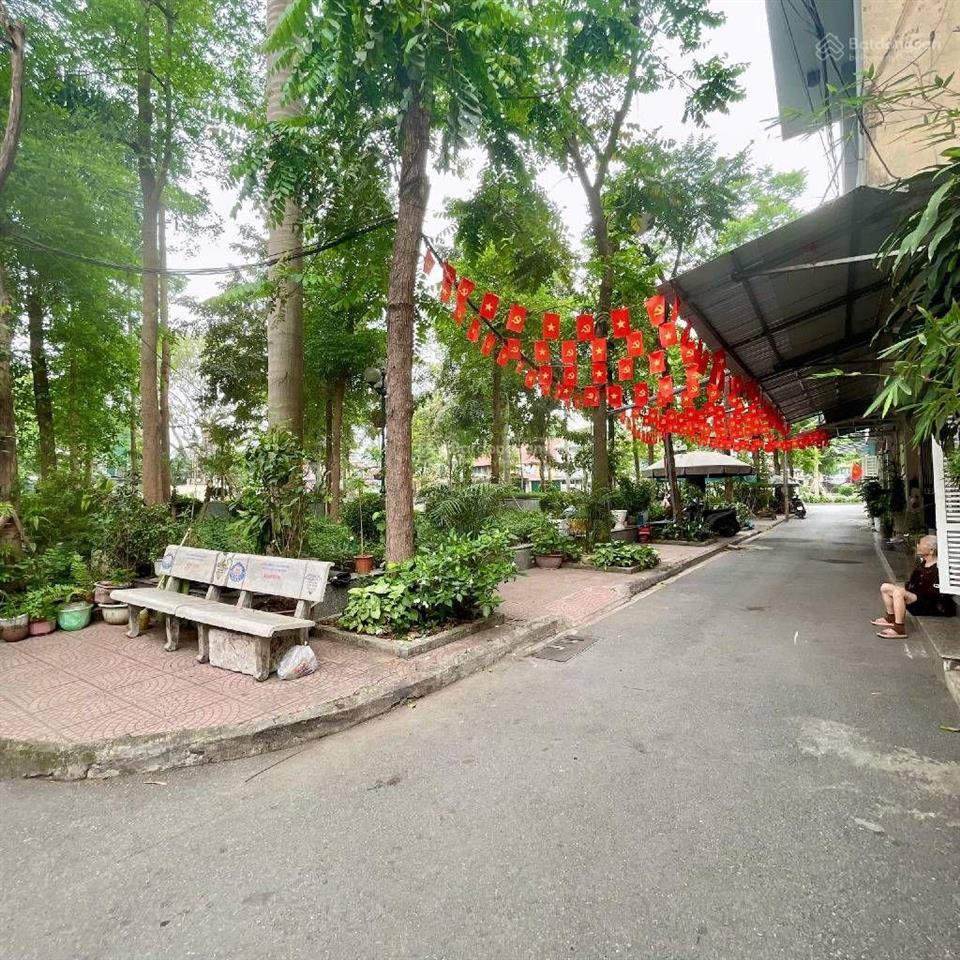 Nhà tặng đất 33m2 5,9 tỷ ngõ thông đức giang