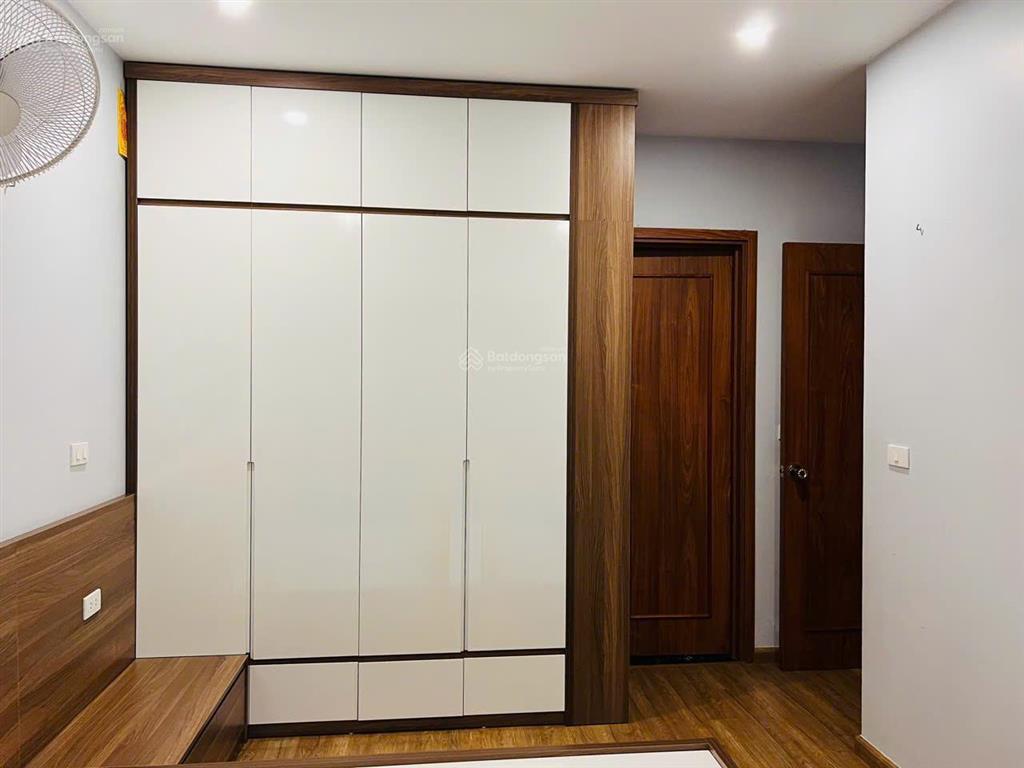 ( giảm sâu) cần bán gấp căn 2 ngủ dự án ct8 the emerald, dt 78m2 giá 5,6 tỷ, full nội thất, sẵn sổ