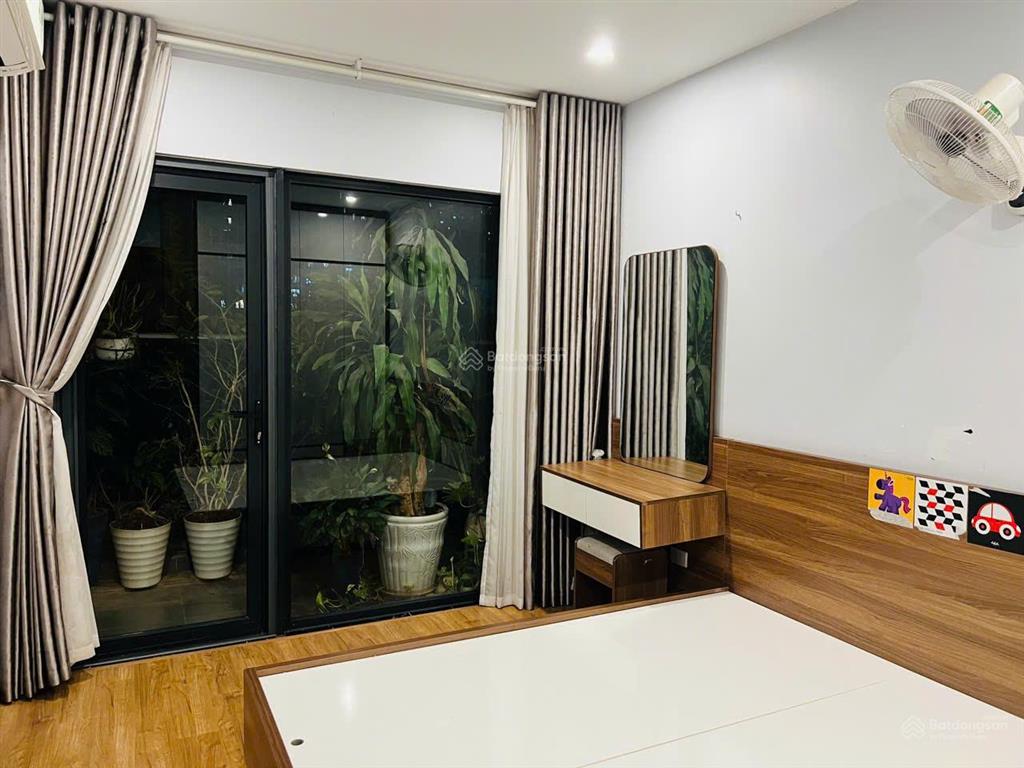 ( giảm sâu) cần bán gấp căn 2 ngủ dự án ct8 the emerald, dt 78m2 giá 5,6 tỷ, full nội thất, sẵn sổ