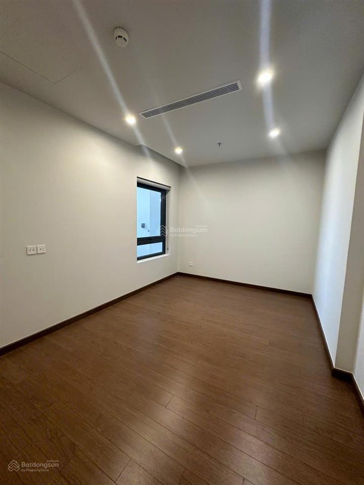 Chuyển công tác nên cần bán gấp căn 2 ngủ 88m cc the matrixone, giá 10,2tỷ, sẵn sổ full đồ nội thất