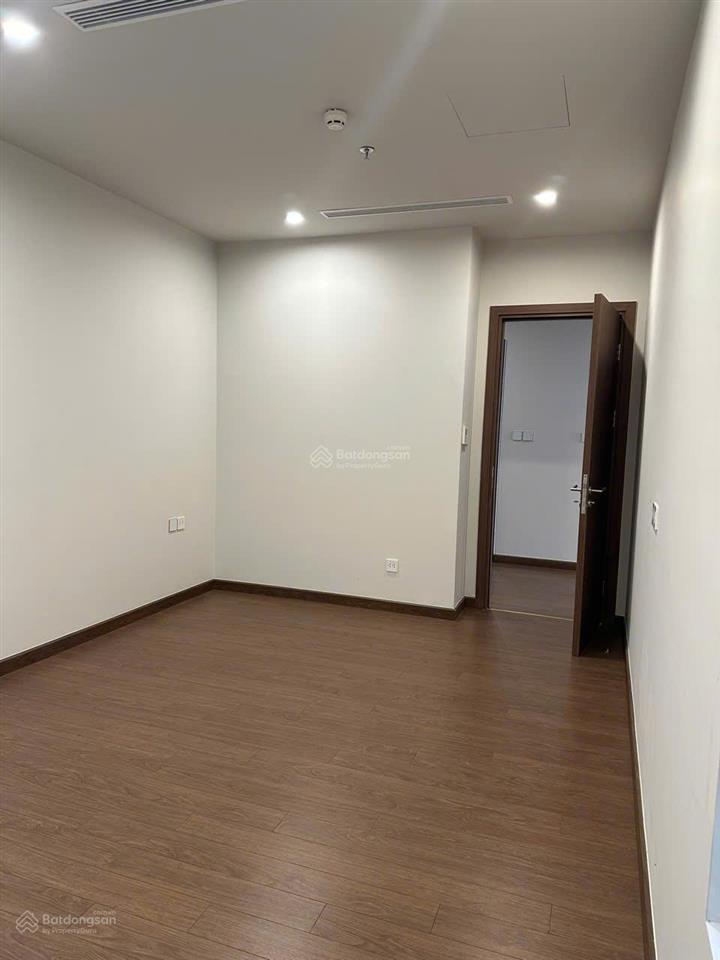 Chuyển công tác nên cần bán gấp căn 2 ngủ 88m cc the matrixone, giá 10,2tỷ, sẵn sổ full đồ nội thất
