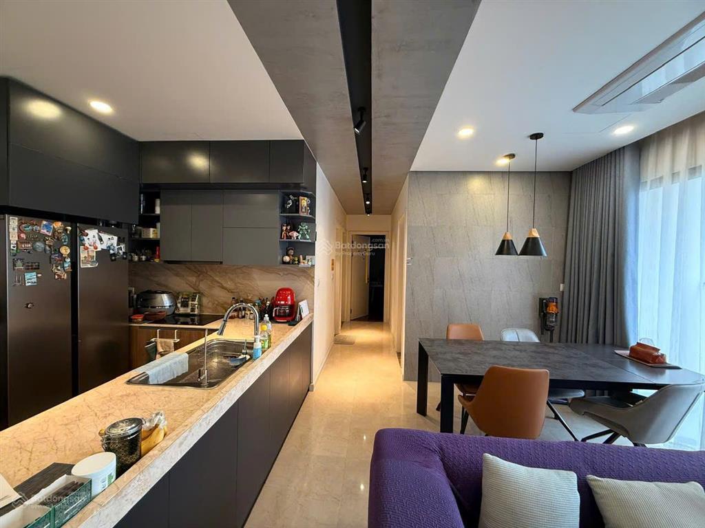 Chỉnh chủ cần bán gấp căn 2 ngủ ban công đông nam  chung cư vinhomes d'capitale, dt 70m giá 8,6 tỷ