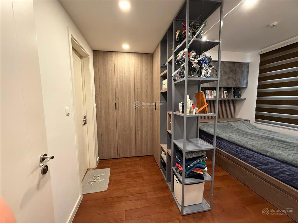 Chỉnh chủ cần bán gấp căn 2 ngủ ban công đông nam  chung cư vinhomes d'capitale, dt 70m giá 8,6 tỷ