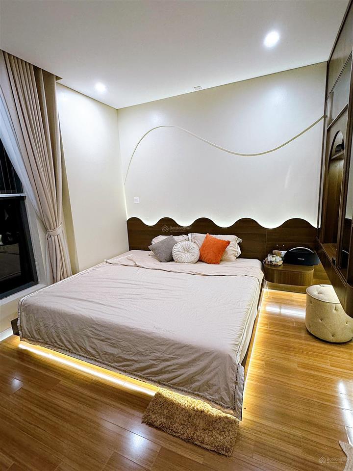 Giảm sâu  chính chủ bán gấp căn 2 ngủ chung cư mỹ đình peal, dt 74m2 giá 6,9 tỷ, sẵn sổ full đồ