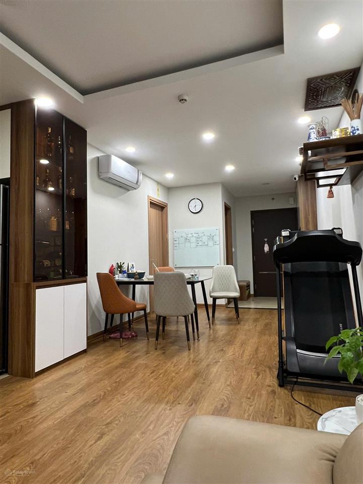 Gấp gấp  chính chủ cần tiền bán nhanh căn 2 ngủ dự án the park home, cầu giấy  dt 80m giá 8 tỷ