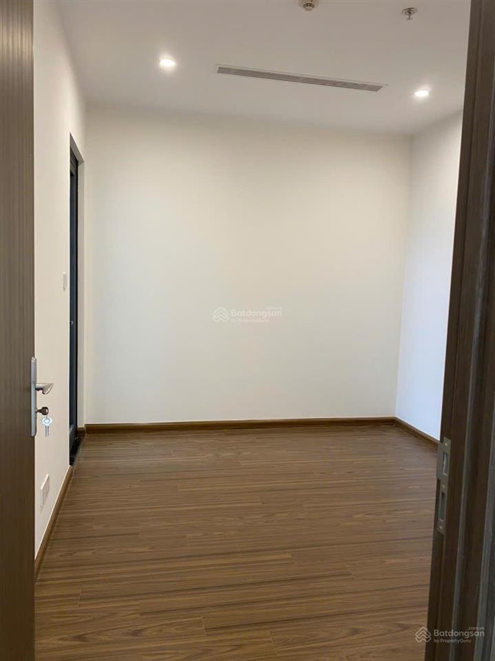 Chính chủ cần bán gấp căn 2 ngủ dự án vinhome wespont  dt 65m giá 7,8 tỷ , sẵn sổ full nội thất