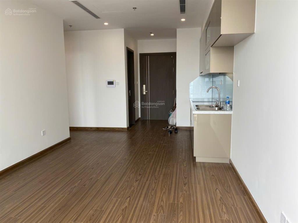 Chính chủ cần bán gấp căn 2 ngủ dự án vinhome wespont  dt 65m giá 7,8 tỷ , sẵn sổ full nội thất