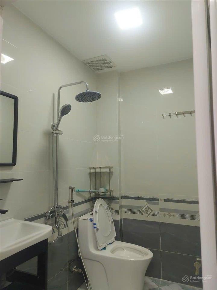 Bán nhà hẻm 1/ huỳnh văn bánh phú nhuận. vị trí đẹp, khu dân cư hiện hữu, dtcn 60.7 m2, 3 tầng.