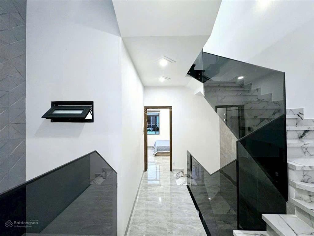 Nhà chính chủ quận 7 vị trí đẹp, đường khô ráo, tiện ích đầy đủ. 71.9m2 công nhận 3 tầng hc, nở hậu