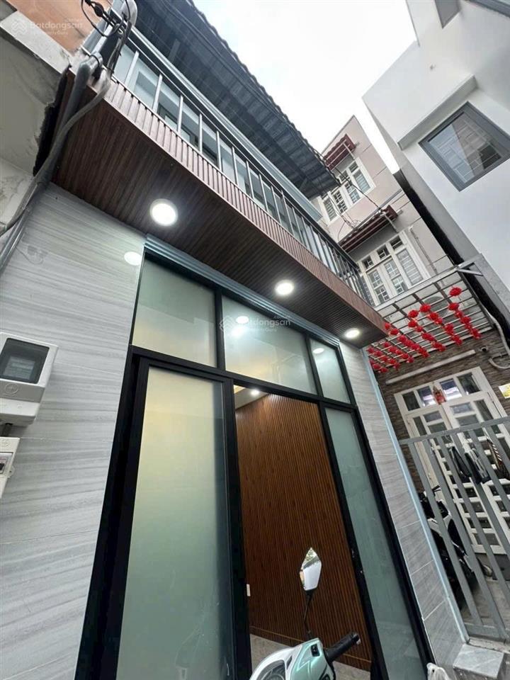 Nhà mới đẹp ở ngay sát mặt tiền gần chợ đầu mối thủ đức 2 tầng 3,5x7 chỉ 2,35 tỷ