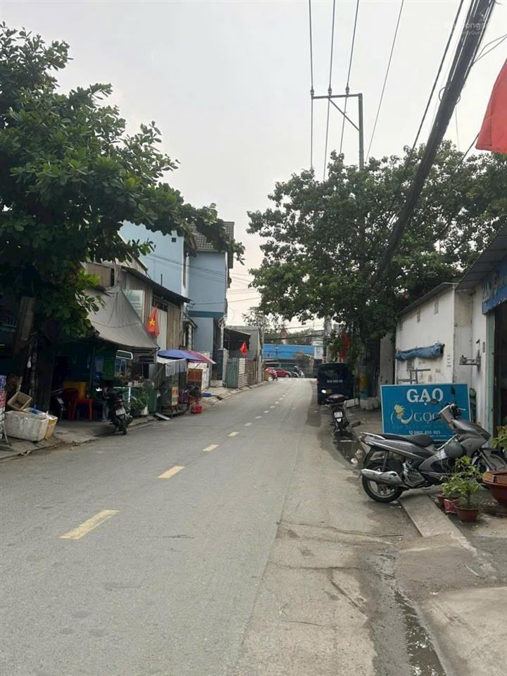 Nhà mới đẹp ở ngay sát mặt tiền gần chợ đầu mối thủ đức 2 tầng 3,5x7 chỉ 2,35 tỷ
