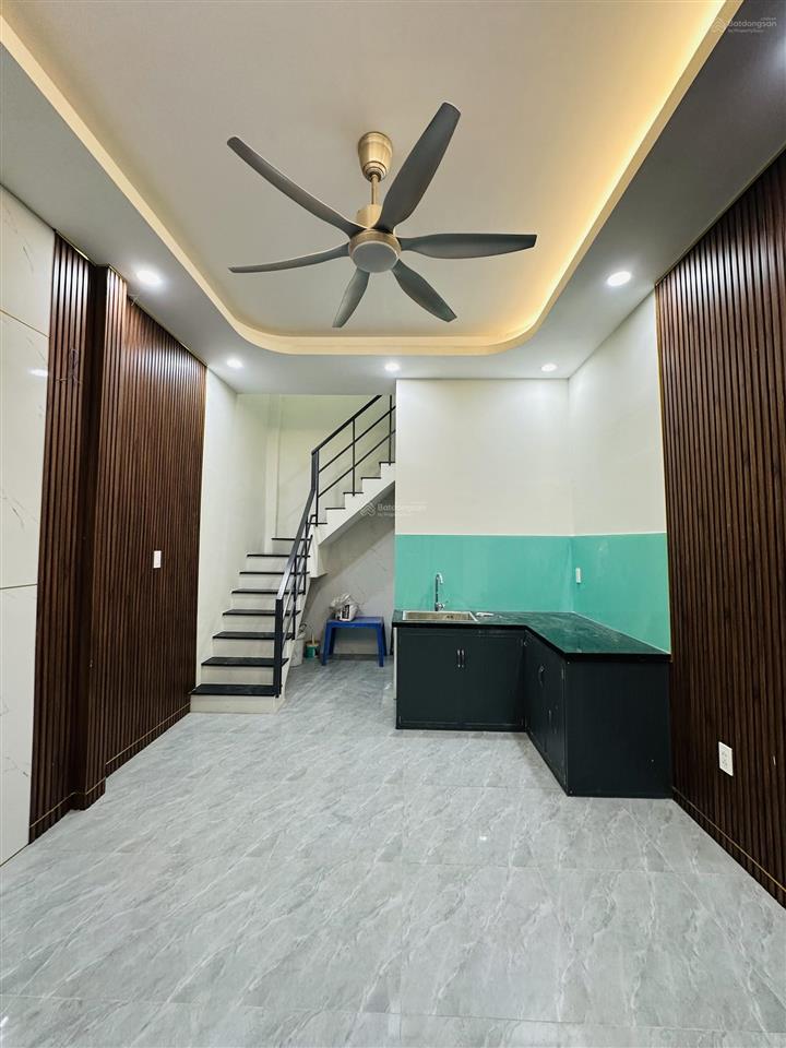 Nhà mới đẹp ở ngay sát mặt tiền gần chợ đầu mối thủ đức 2 tầng 3,5x7 chỉ 2,35 tỷ