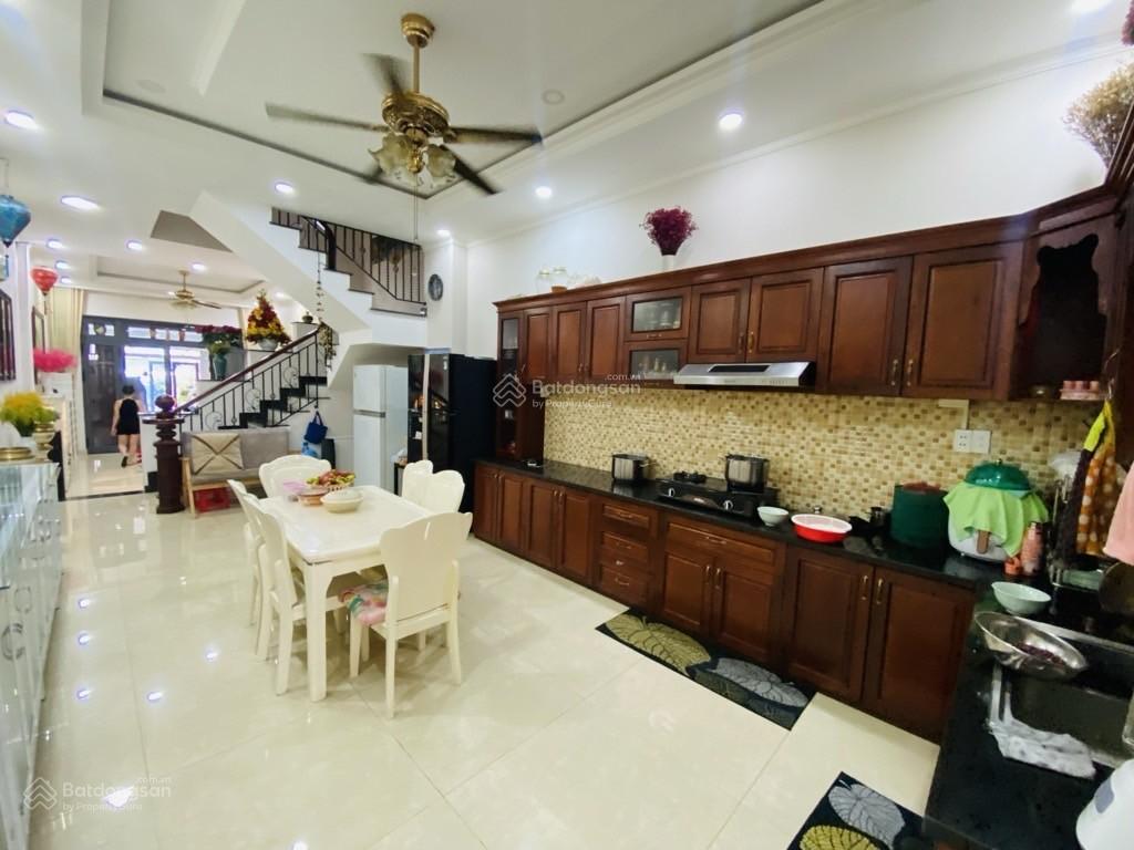 Nhà đẹp hẻm nhựa xe hơi tránh 4 tầng gần khu dc hồng long 4,2x29 chỉ 14 tỷ.