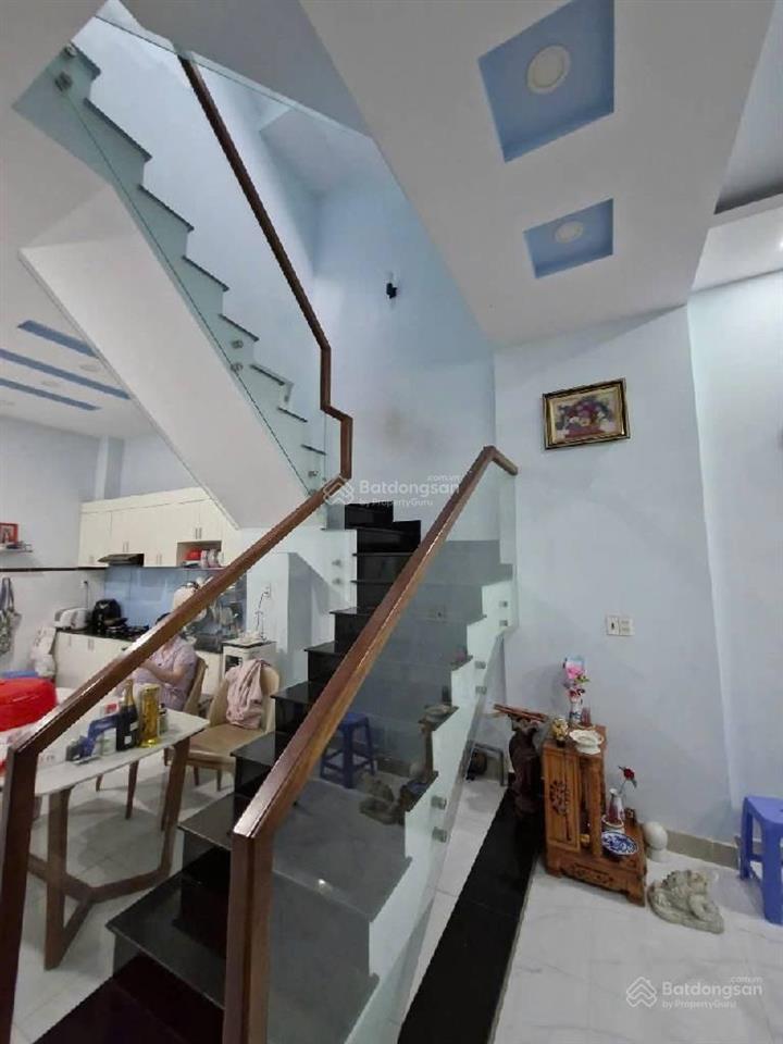 Nhà đẹp ở ngay hẻm xe hơi phân lô đồng bộ 3 tầng gần vành đai 2 6x14 chỉ 7,5 tỷ.