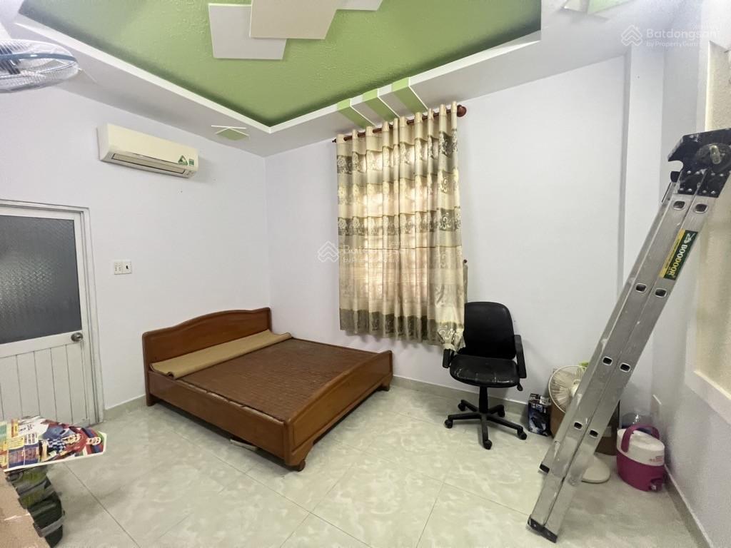 Nhà đẹp ở ngay hẻm xe hơi thông thoáng gần ubp hiệp bình 4 tầng 5,5x10 chỉ 6,5 tỷ.