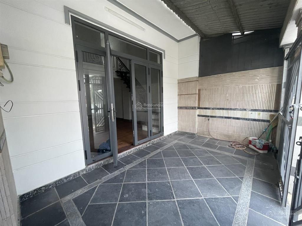 Bán nhà 2 tầng mới đẹp ở ngang chuẩn 5m ngay sát vành đai 2 5x13 chỉ 4,3 tỷ.