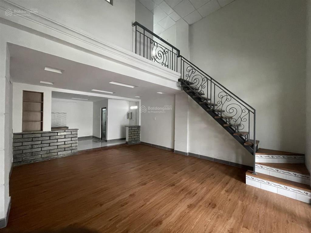 Bán nhà 2 tầng mới đẹp ở ngang chuẩn 5m ngay sát vành đai 2 5x13 chỉ 4,3 tỷ.