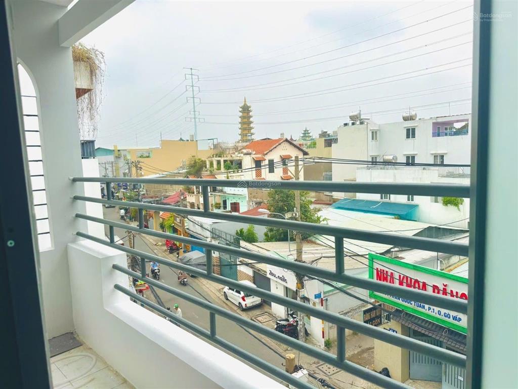 Hẻm ô tô nơ trang long  thông tứ tung ra lê quang định + hoàng hoa thám, kế bên chợ bà chiểu.
