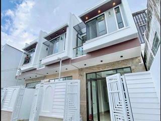 Nhà sổ sẵn ngay sát bệnh viện thủ đức, 56m2/3ty8, công chứng, kinh doanh được, 3 phòng hẻm oto