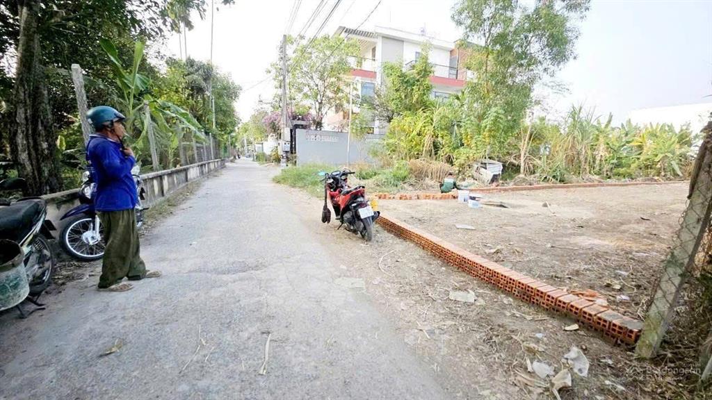 Đất đường ô tô đường bờ bao phong phú sổ sẵn sang tên ngay 75m2, cách chợ phong phú 300m. shr