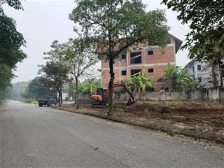 Khoảng 4x tr/m2 bt sổ đỏ 350m2, vị trí đắc địa kđt quang minh  ml  hn