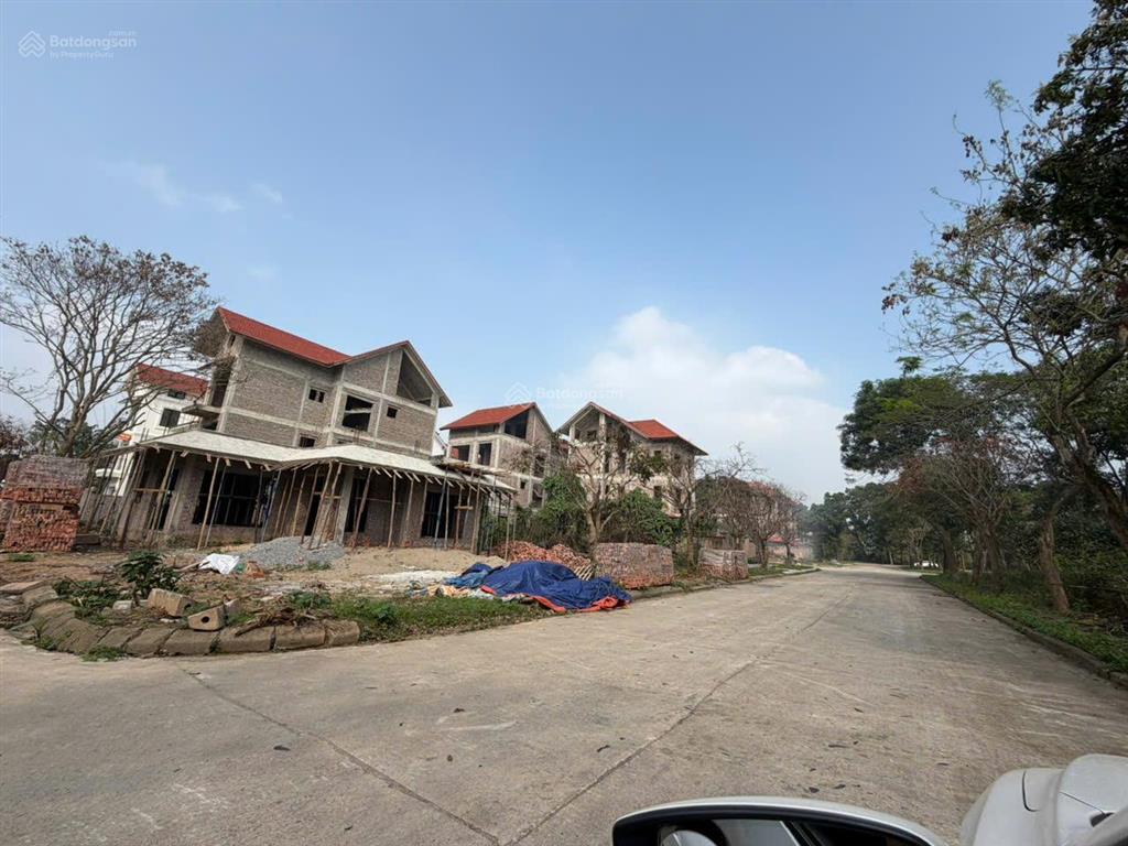 Khoảng 4x tr/m2 bt mặt sông 300m2, vị trí đắc địa kđt quang minh  ml  hn