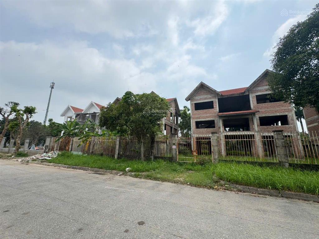 Khoảng 6,xtr/m2 lô góc long việt view vườn hoa tại quang minh  mê linh hn. 0815 143 ***